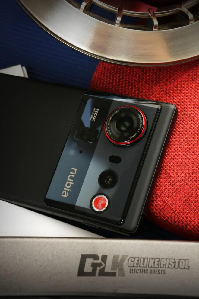 ”!努比亚 Z80 Ultra深度体验不朽情缘网站一台不妥协的“街拍游戏机(图15) ”!努比亚 Z80 Ultra深度体验不朽情缘网站一台不妥协的“街拍游戏机(图15)